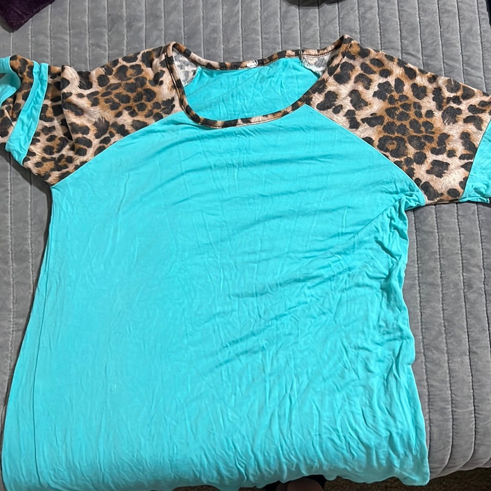 Women’s shirt